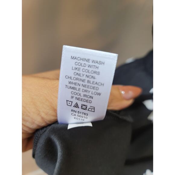 Maurices Dress Womens XS Black White Floral Print Short Sleeve Casual V-Neck - Picture 13 of 14